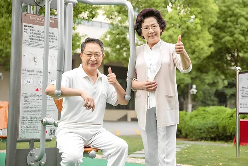 银发生活的智慧：案例分析与中老年健康管理
